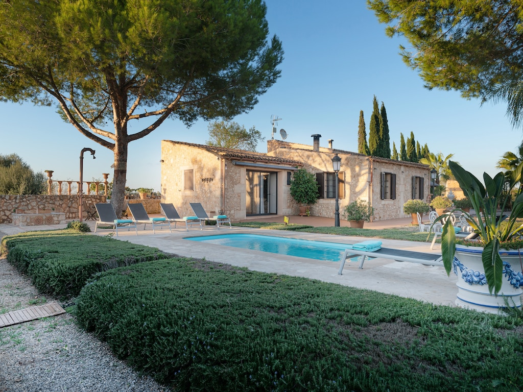 Villa in Manacor met zwembad en uitzicht