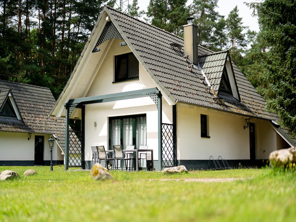 Twee-onder-een-kapwoningen in het natuurresort Drewitz