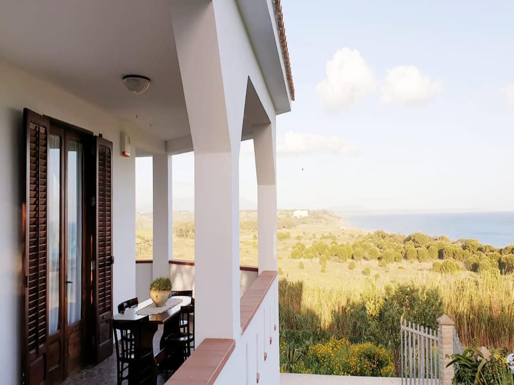 Appartement in Sicilië bij zandstrand