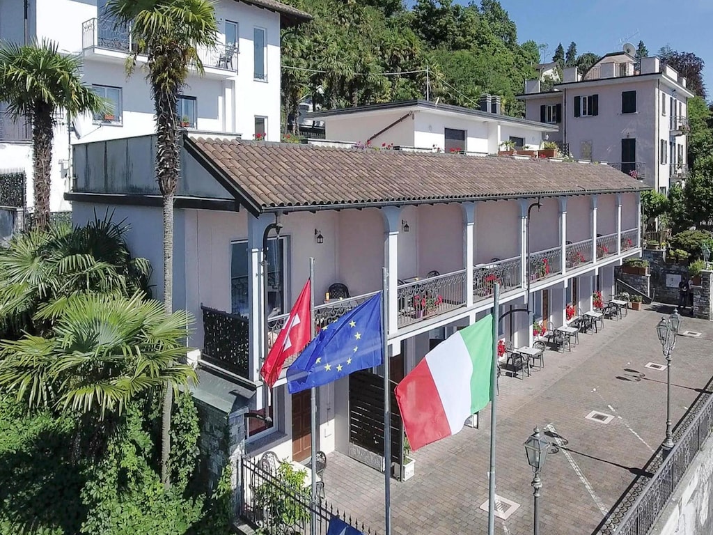 Residentie Casa & Vela met privéstrand in Oggebbio
