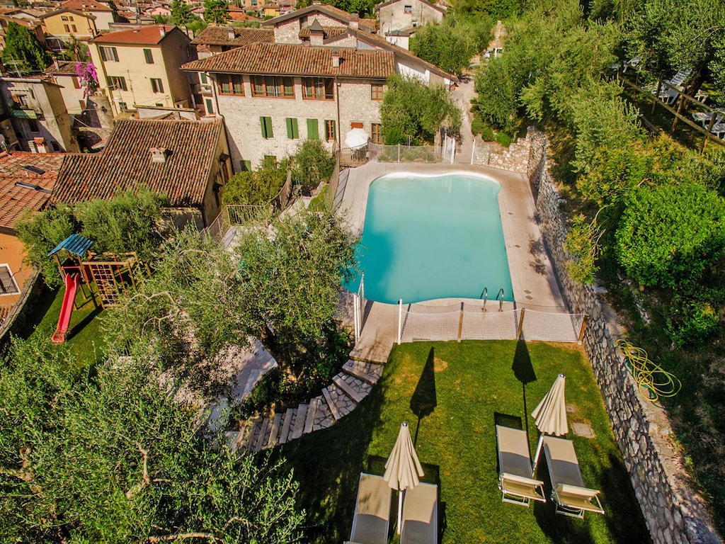 Appartement Borgo Alba Chiara met gemeenschappelijk zwembad in Toscolano