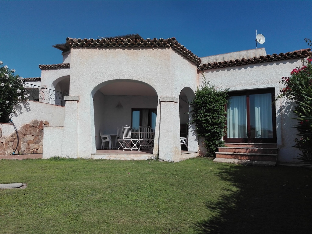 Ferienhaus in Cannigione mit Garten