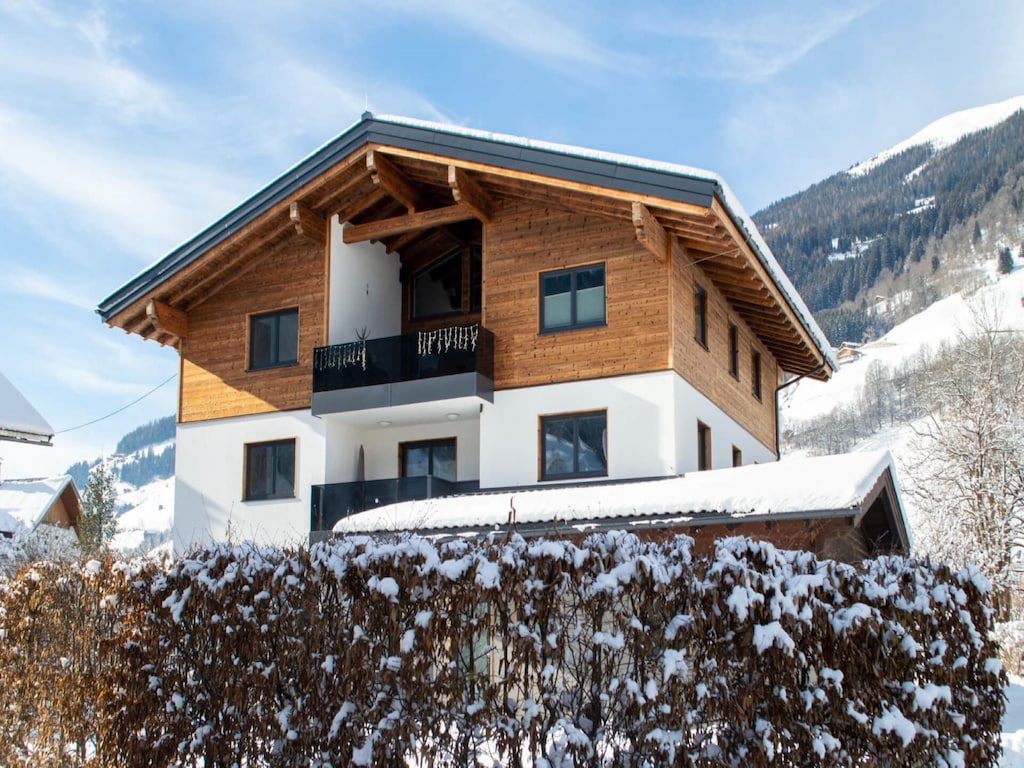 Apartment in Bramberg near Cable Car