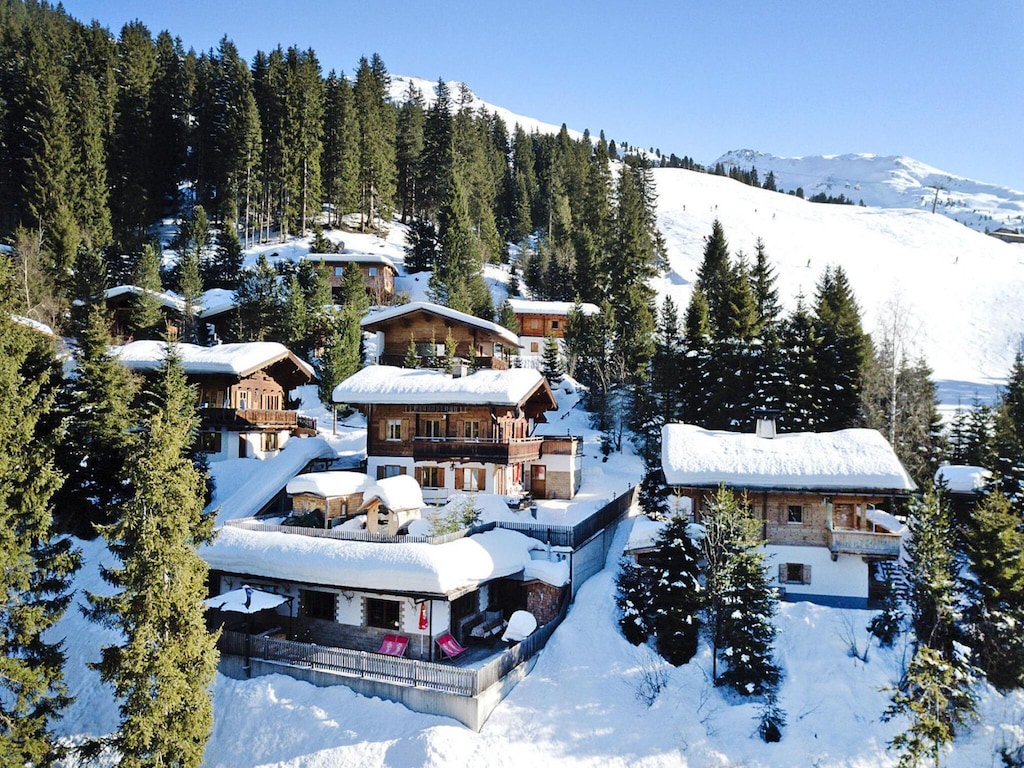 Chalet Hochfügen by Ski Slope