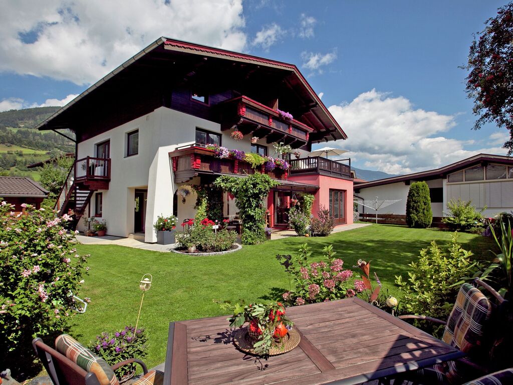 Wohnung in Bramberg am Wildkogel mit einem Garten Ferienwohnung  Nationalpark Hohe Tauern