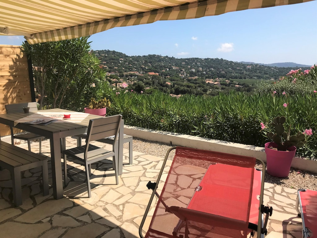 Ferienhaus mit eigener Terrasse und Meerblick, La  Ferienwohnung in Frankreich