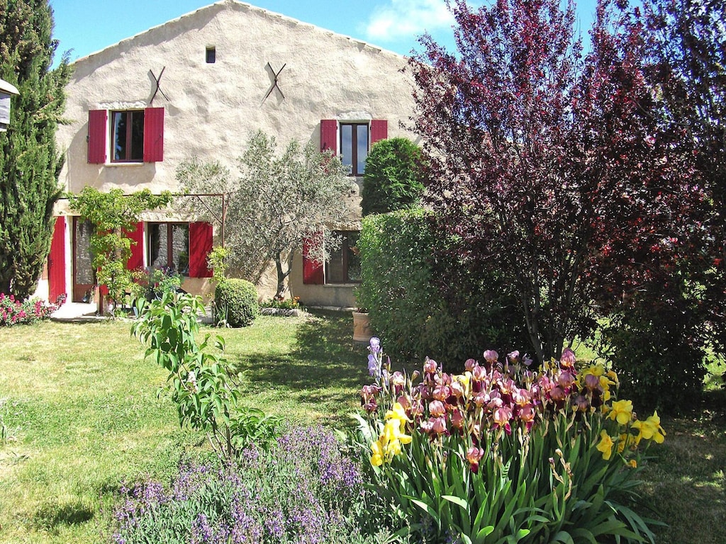 Vakantiehuis met privיtuin in Redortiers