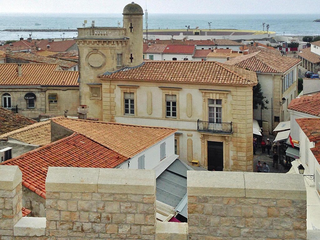 Rijtjeshuis Saintes-Maries bij Strand
