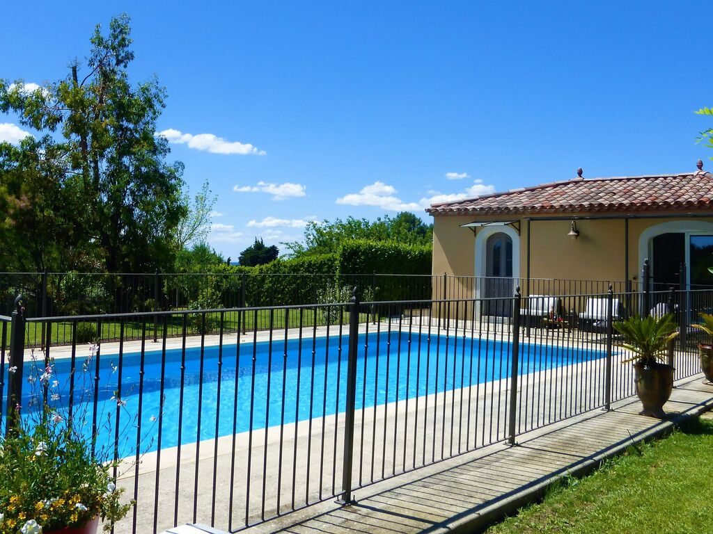 Pretty holiday home with shared pool, L'Isle- Ferienhaus  Vaucluse