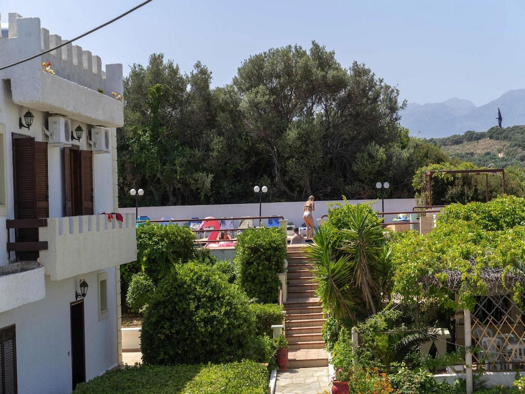 Modern vakantiehuis in Stalos met balkon