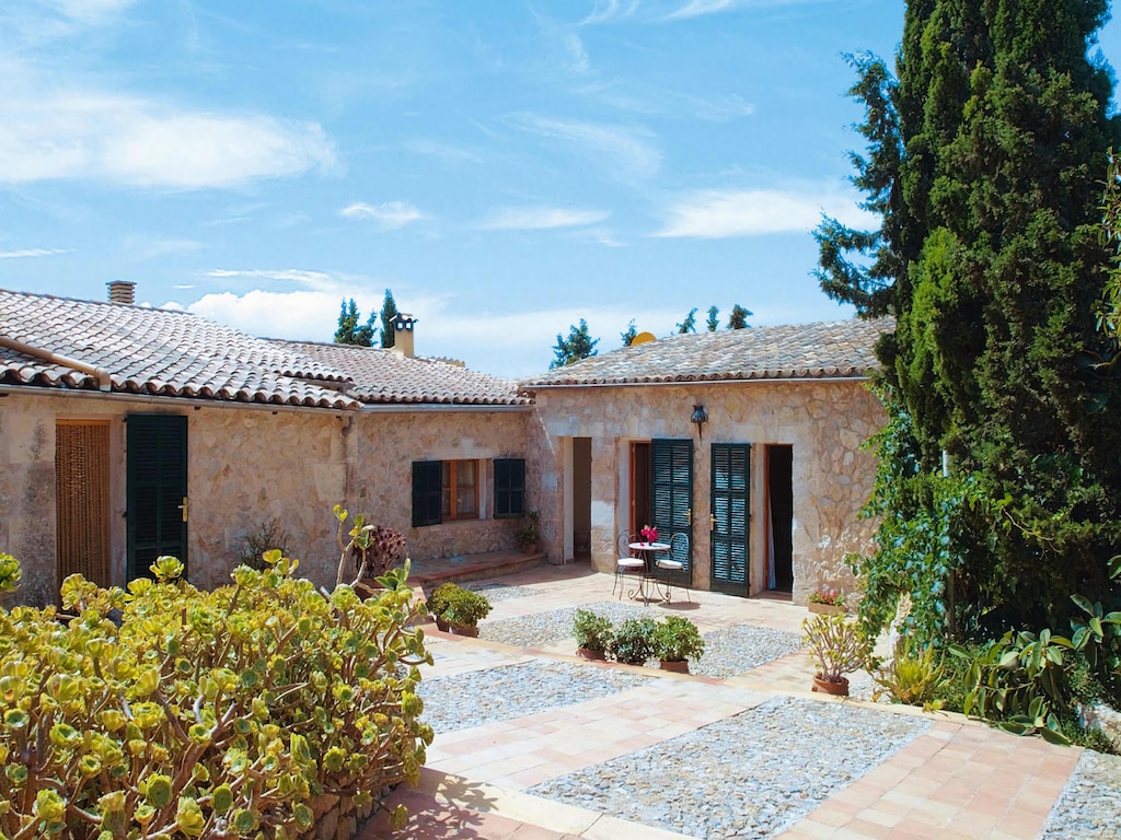 Vakantiehuis in Santa Margalida met tuinmeubelen