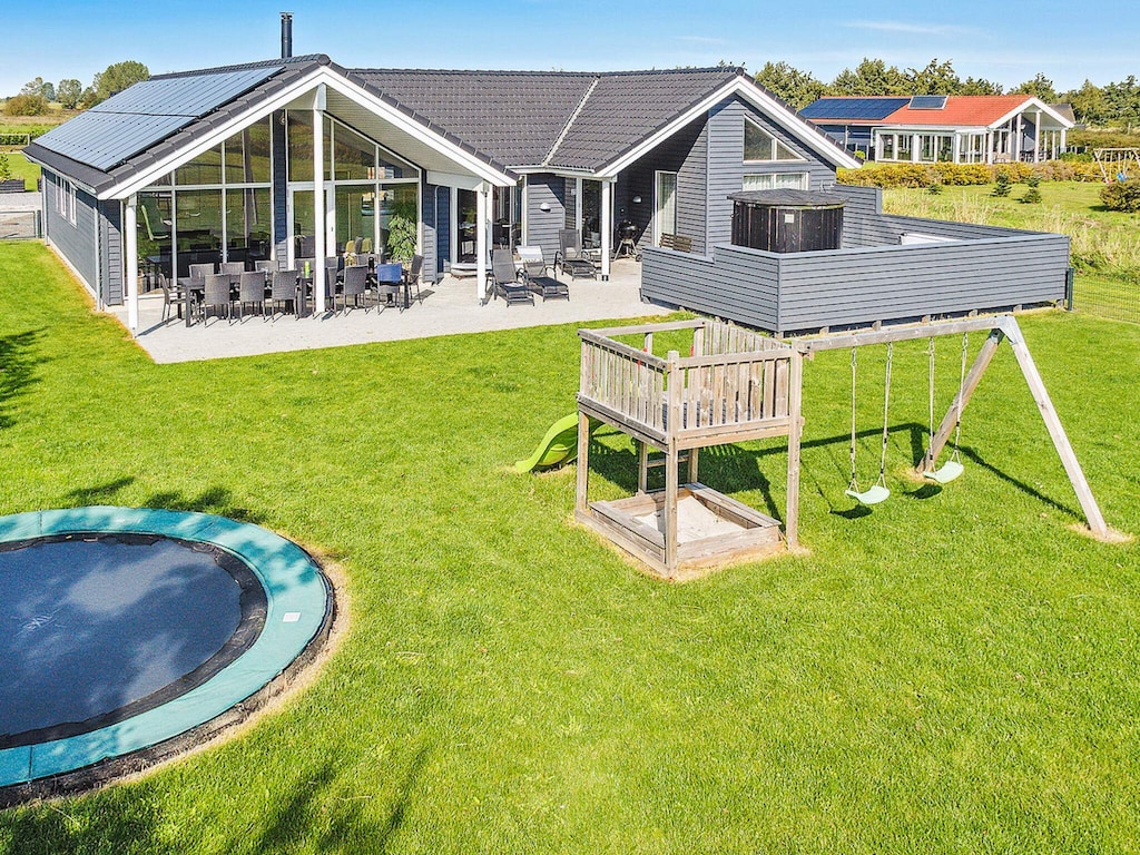 14 persoons vakantie huis in Idestrup