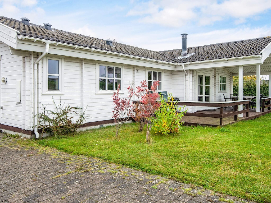 4 Personen Ferienhaus in Egå
