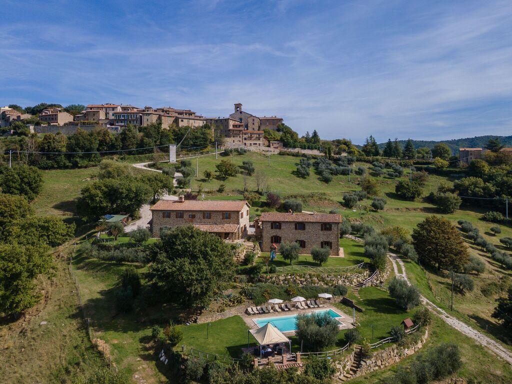Villa genesteld in het "grote groen" van het omliggende Umbrië