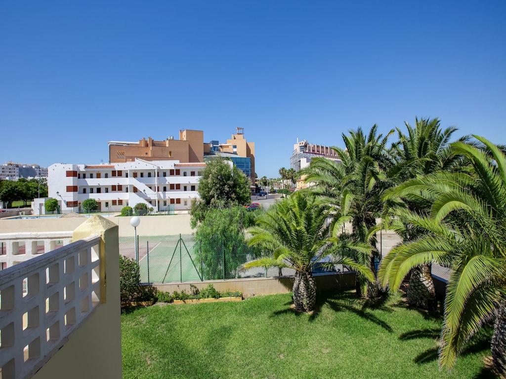 Eenvoudig appartement met een gedeeld zwembad