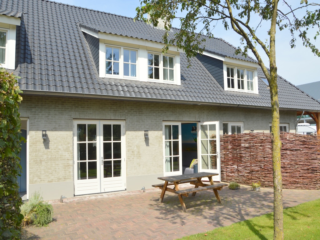 Prachtig Vakantiehuis in Haaren met Terras