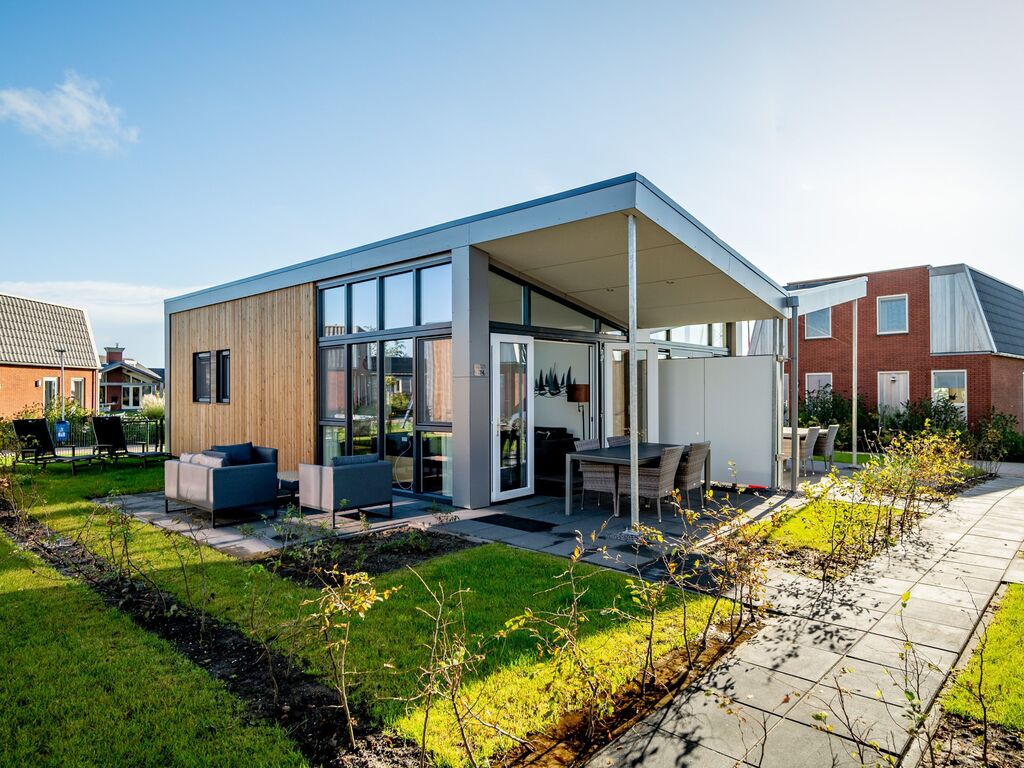 Modernes Chalet mit schöner Terrasse in Friesland