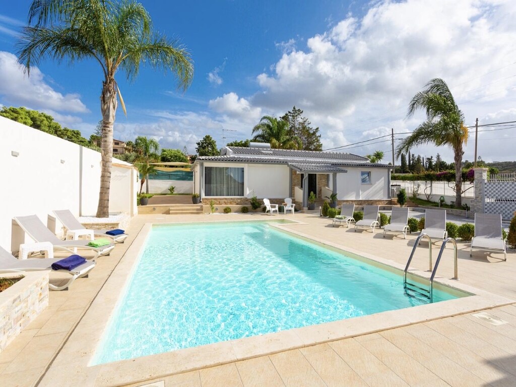 Villa in Trappeto mit Privatpool