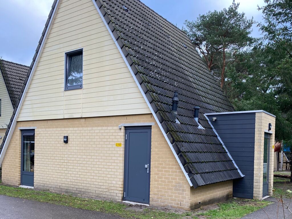 Renoviertes Haus mit zwei Bädern, Breda 10 km