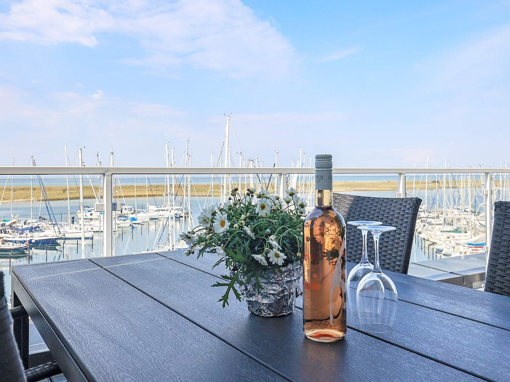 Villa aan de boulevard in de eerste rij aan zee