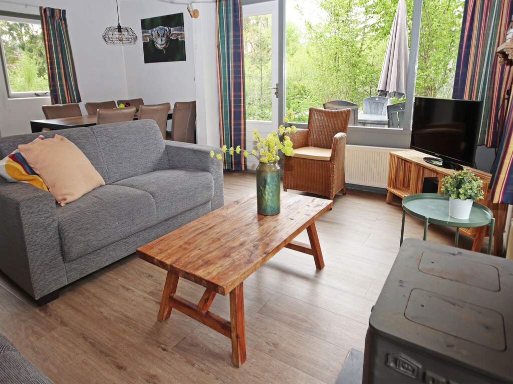 Vrijstaande bungalow met sfeerhaard, in Appelscha