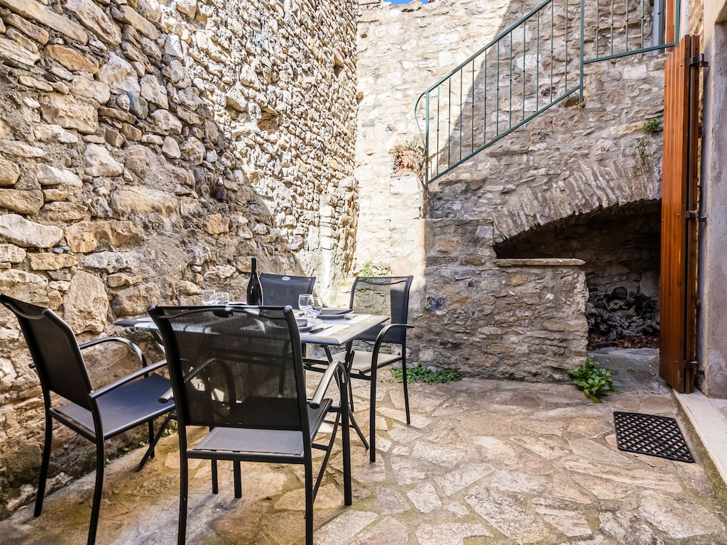 Vakantiehuis met eigen binnenplaats in Minerve