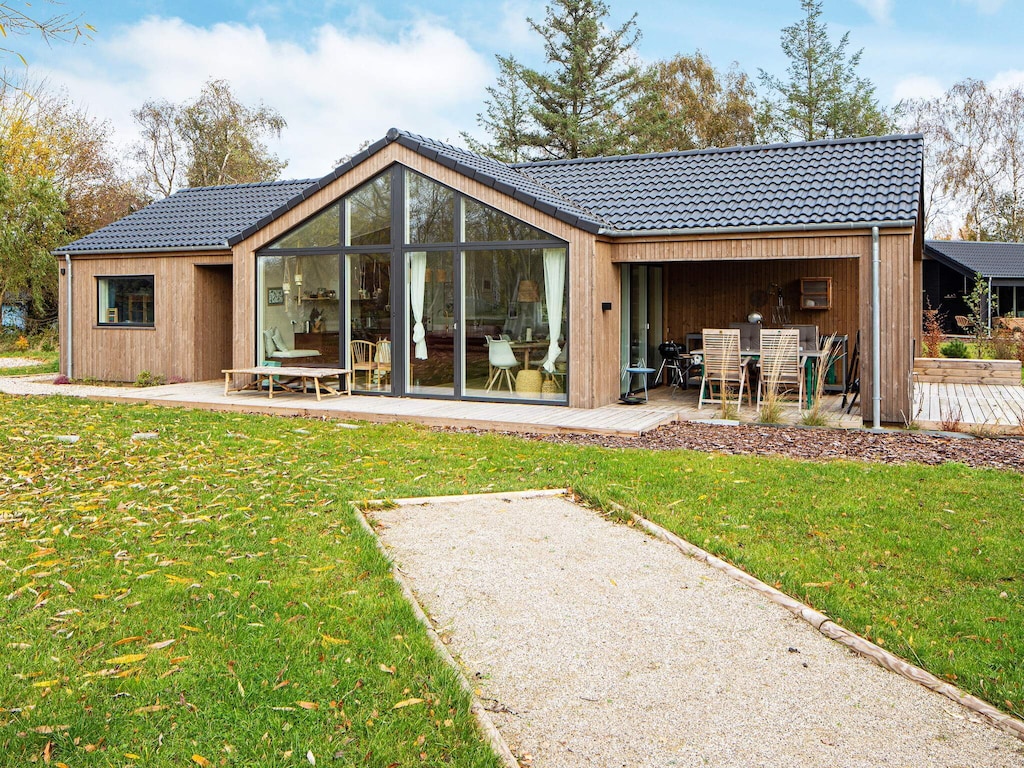 7 Personen Ferienhaus in Væggerløse-By Traum