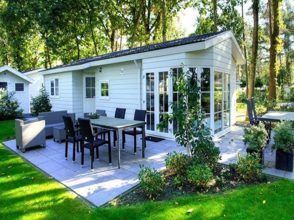 Chalet mit Terrasse in Seenähe