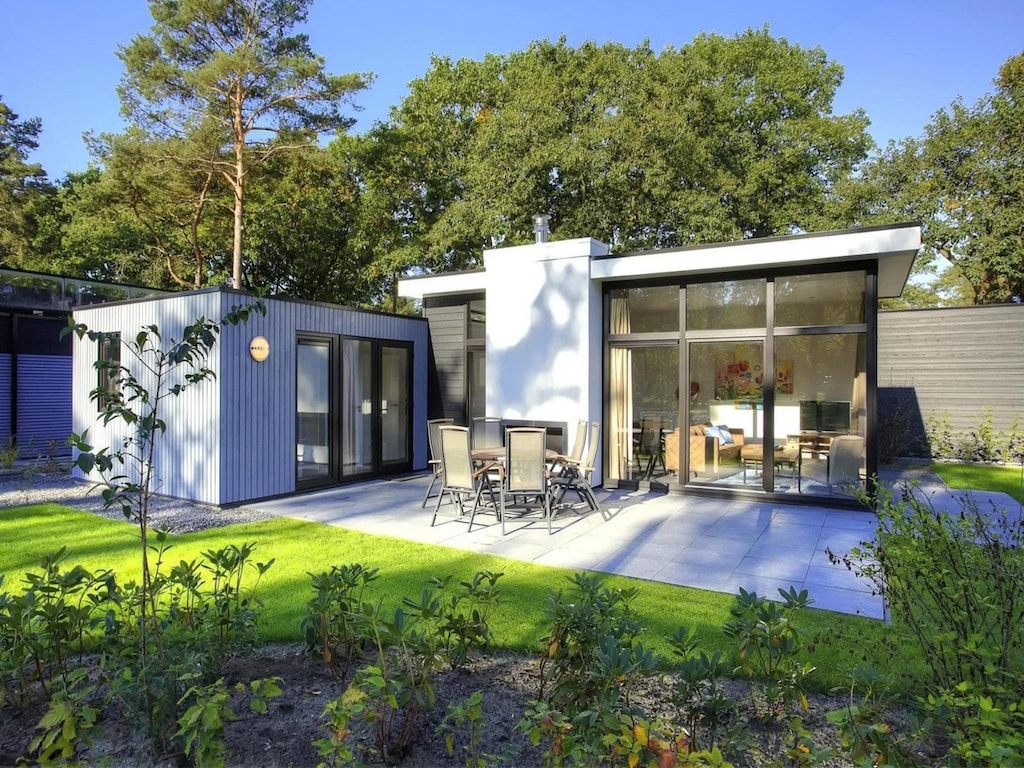 Chalet mit Kamin und Garten