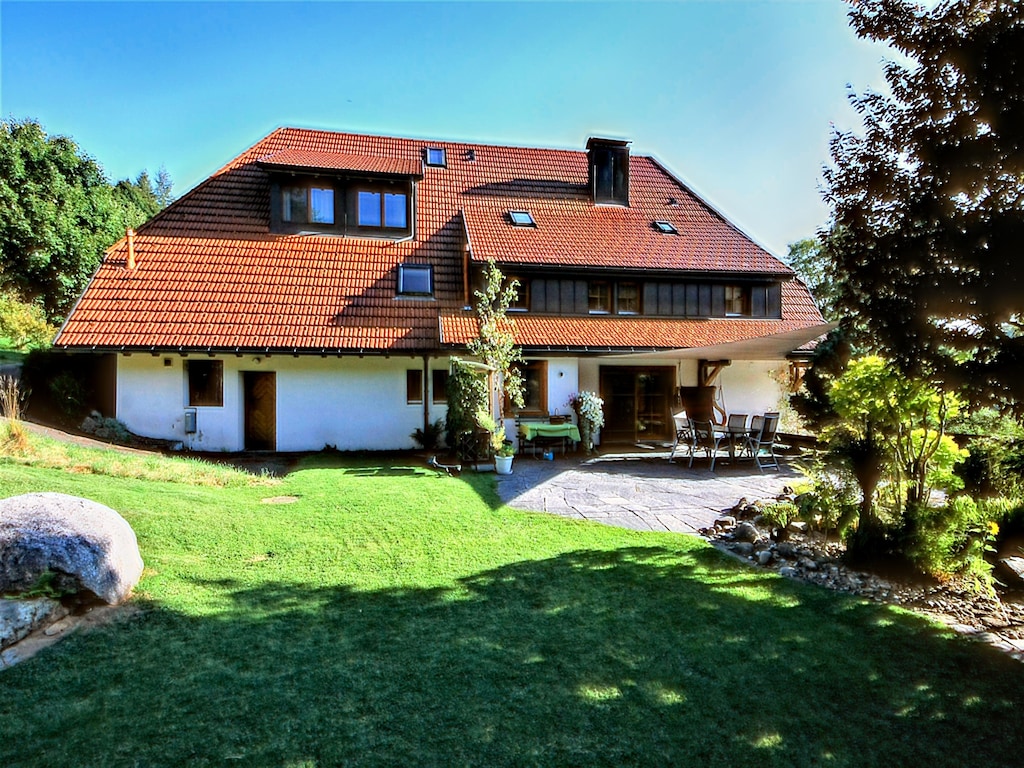 Elegante Ferienwohnung mit Außenpool Schwarzwald