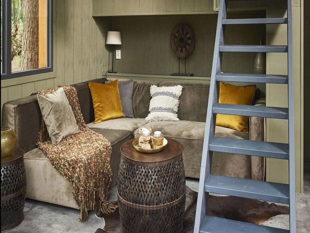 Gemütliches Minihaus aus Holz für 4 Personen