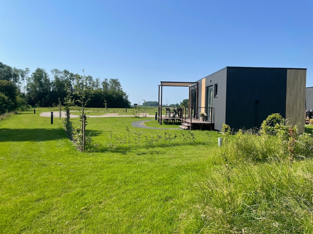 Modernes Haus mit schöner Aussicht auf Friesland