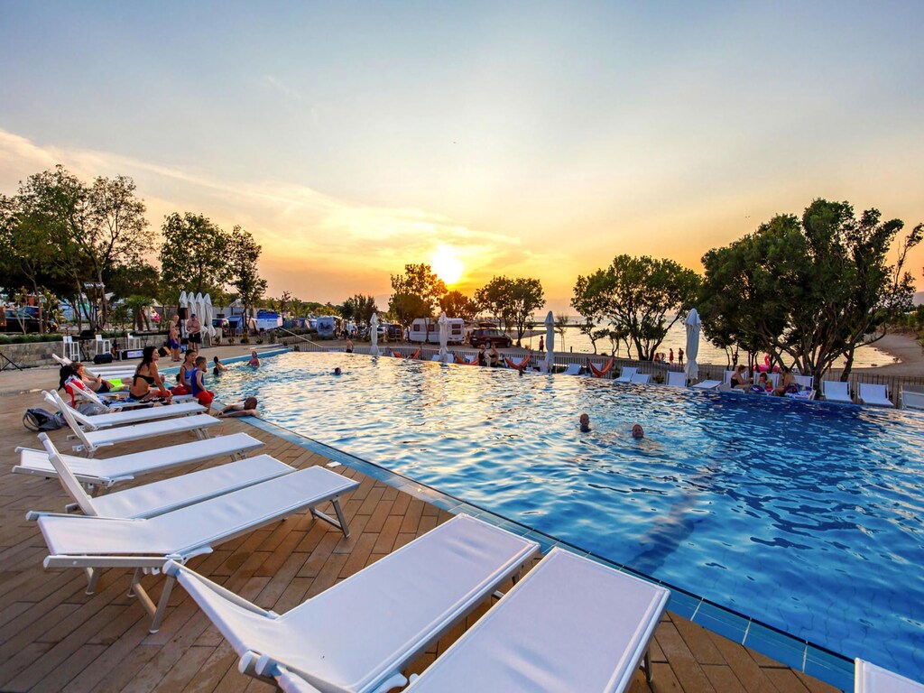 Mobilheime im Caravanpark Omisalj, Insel Krk, mit  Ferienpark  kroatische Inseln