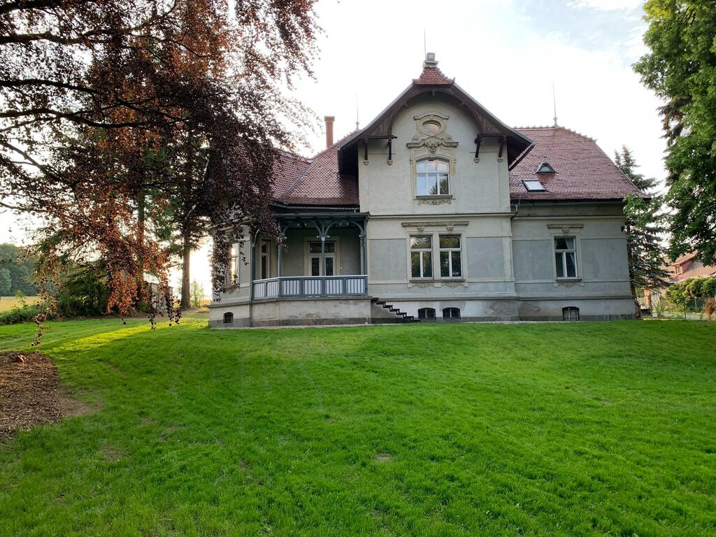 Ruim vakantiehuis in Šluknov met eigen tuin