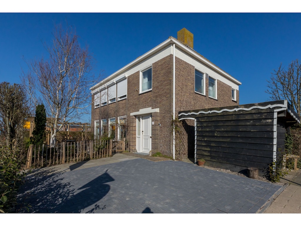 Ruim vakantiehuis met strand