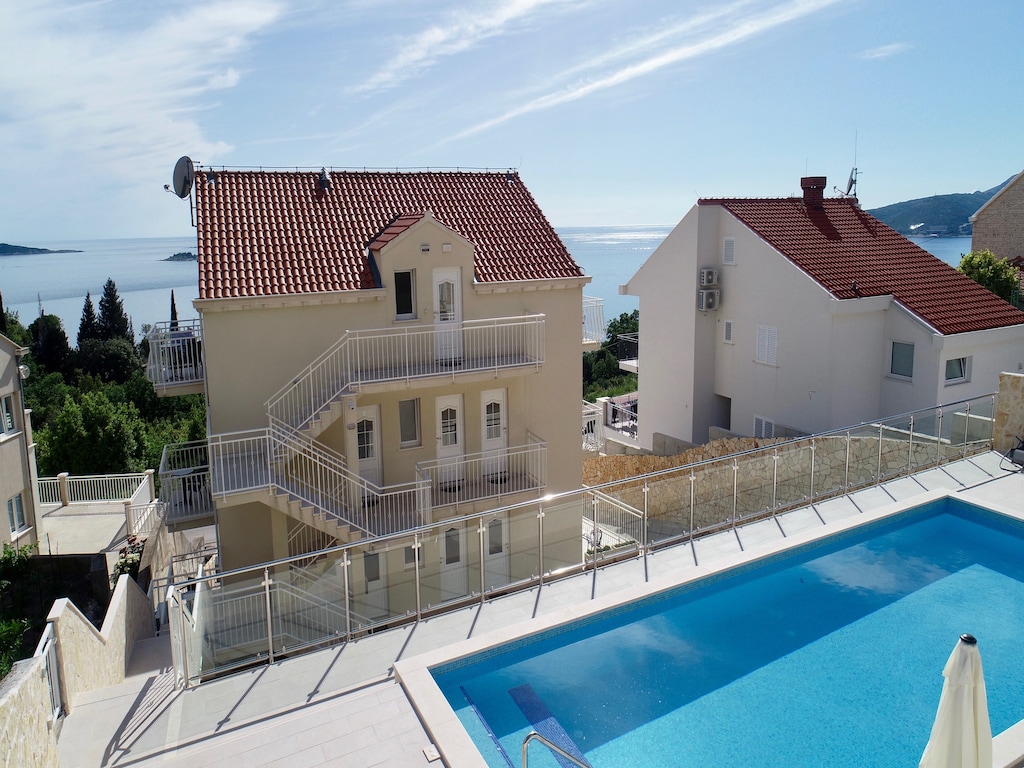 Villa Samba - Studio Apartment with Balcony and Sea View