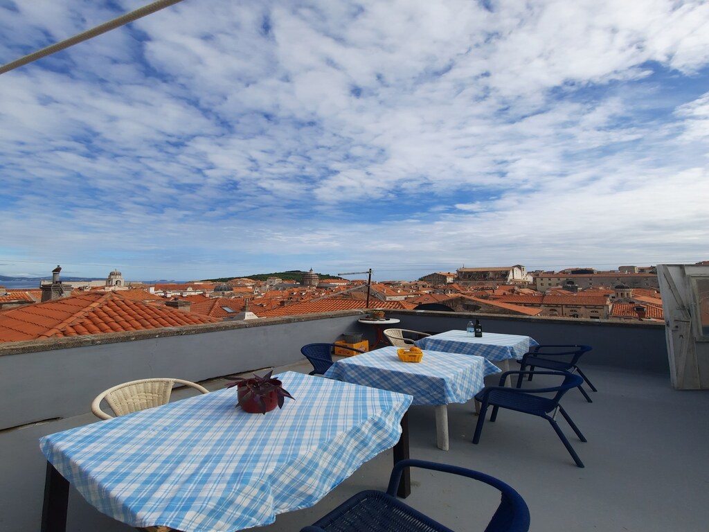 Rooms Kisic - Triple Room with Shared Bathroom