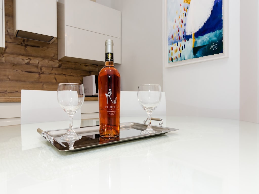 Apartment Iva - Two-Bedroom Apartment with Balcony and City View