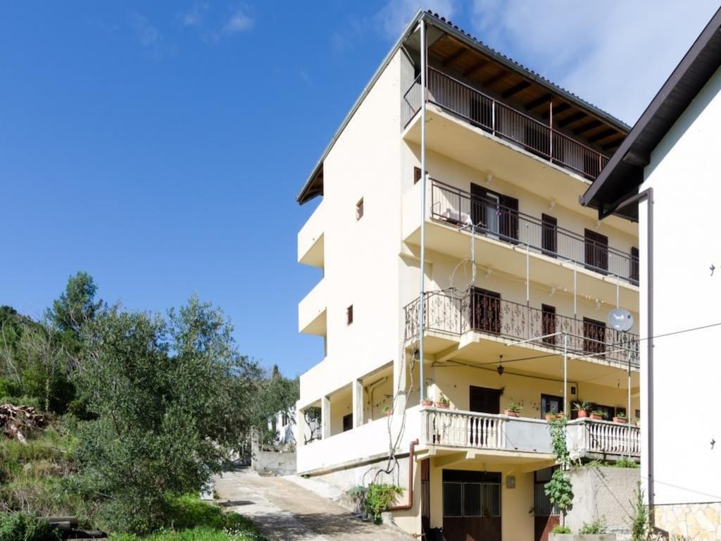 Appartement in Zuljana voor 2 personen
