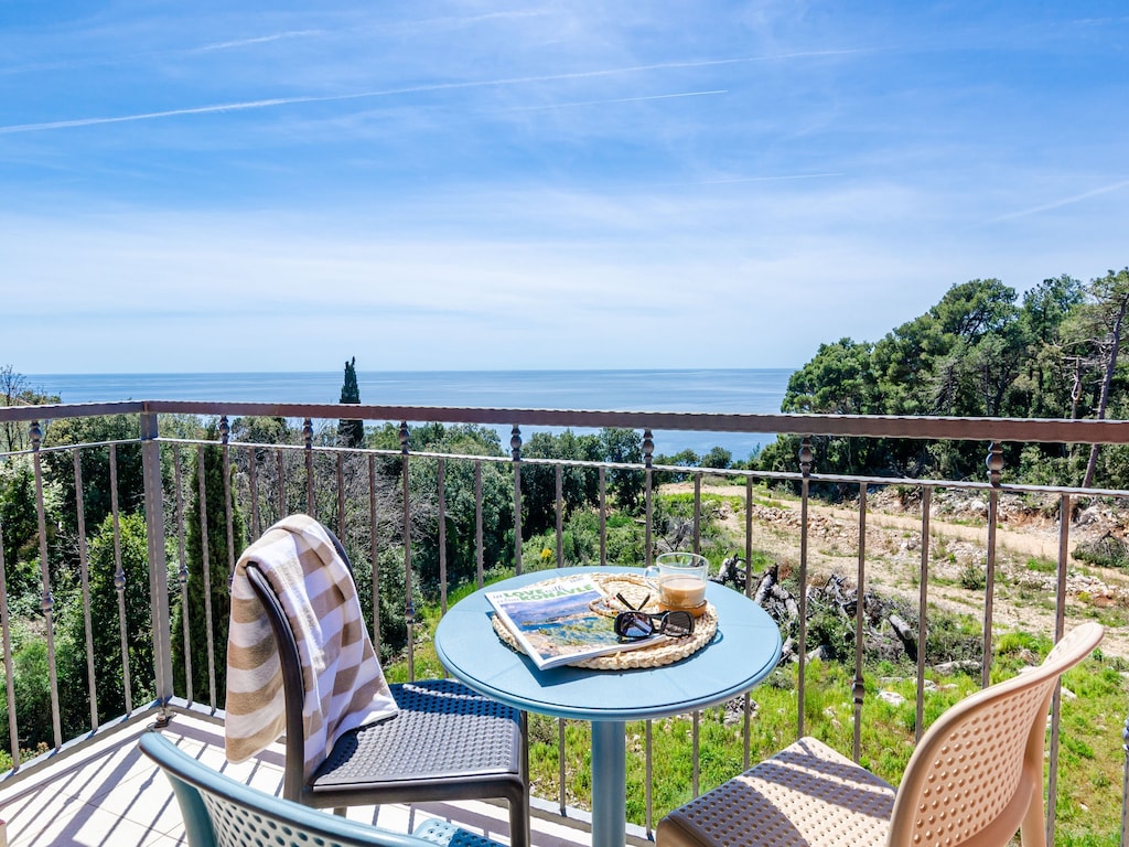 Apartments Villa Lukas - ''No.9'' Gallery Two Bedroom Apartment with Balcony and Sea View