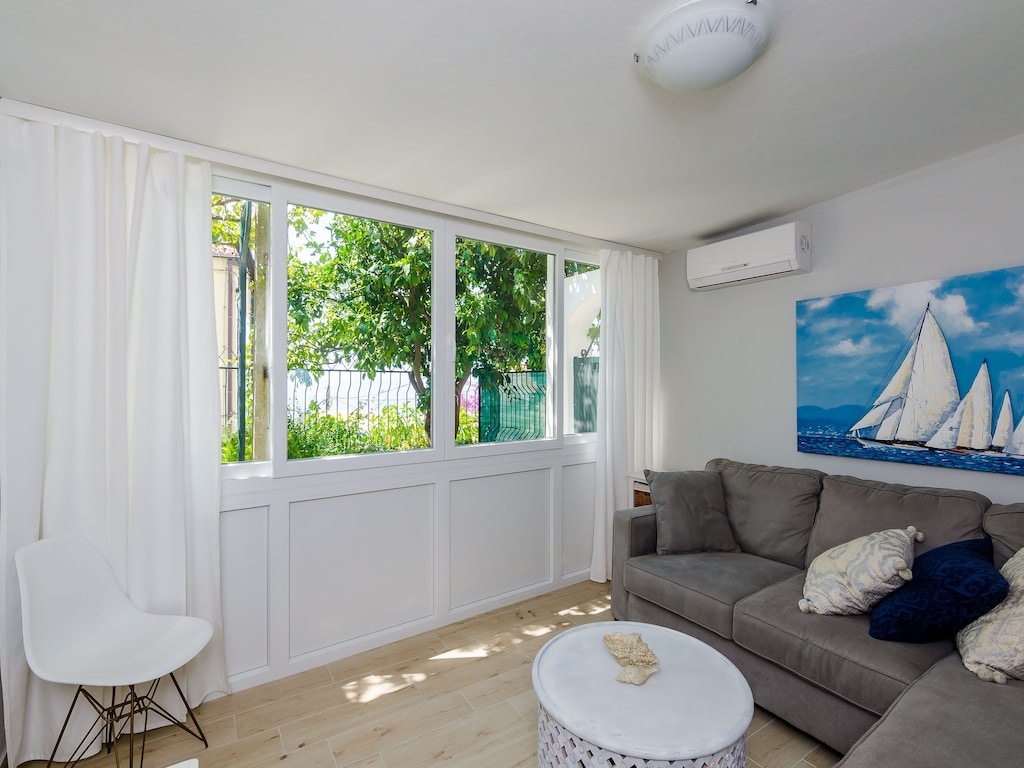 Apartment Kate - Two Bedroom Apartment with Sea View