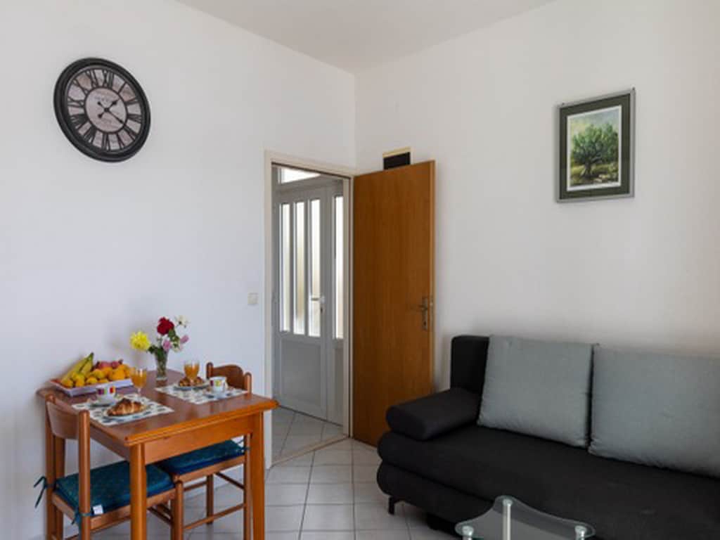 House Rašica - One Bedroom Apartment with Terrace and Sea view (3)
