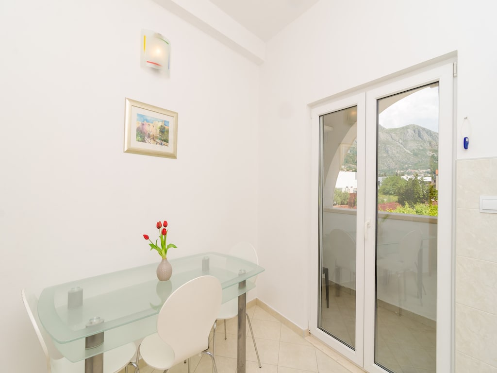 Apartments & Rooms Barišić - Studio Apartment with Balcony and City View (First Floor)-APT 10