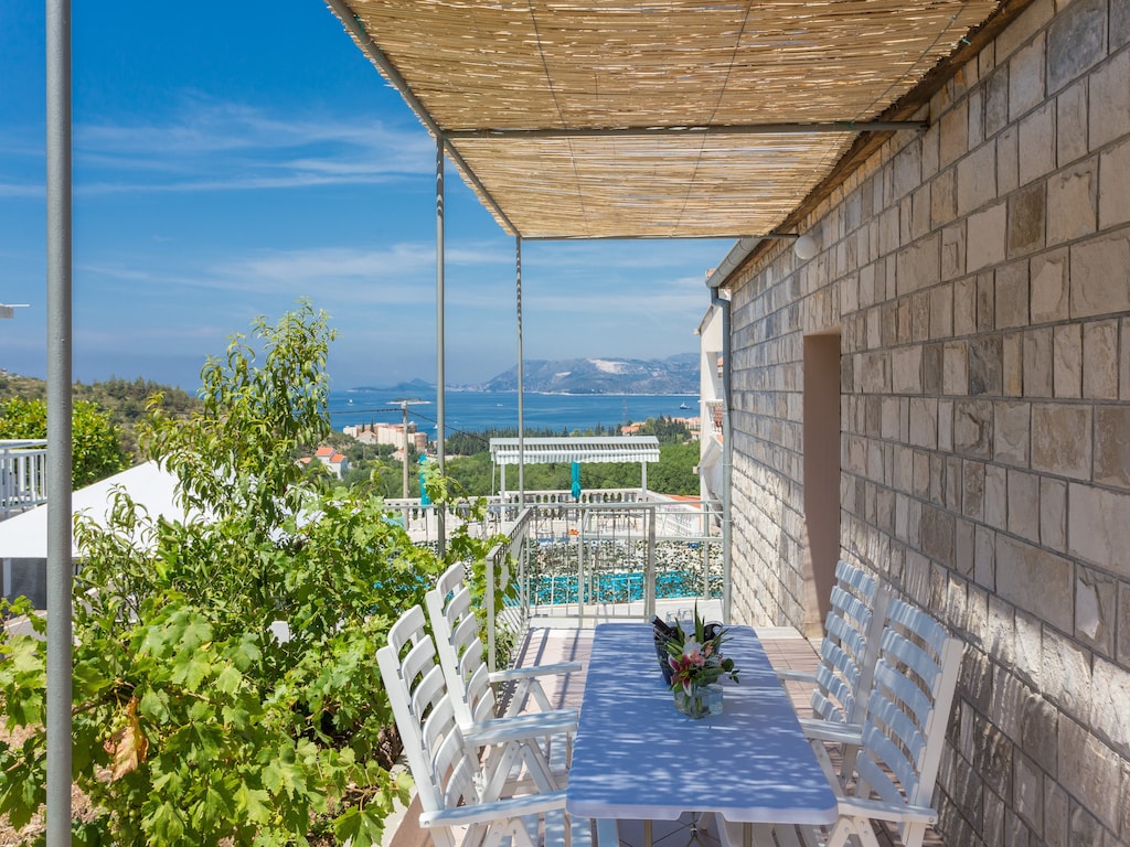 Apartments Oleander Sea View - Three Bedroom Apartment with Terrace and Sea View (Veliki)