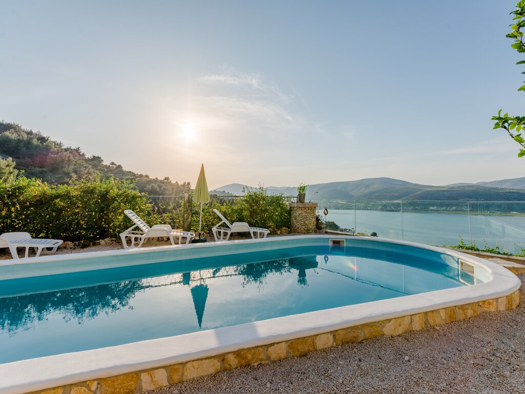 Apartment Sea Star - Three-Bedroom Apartment with Pool and Sea View