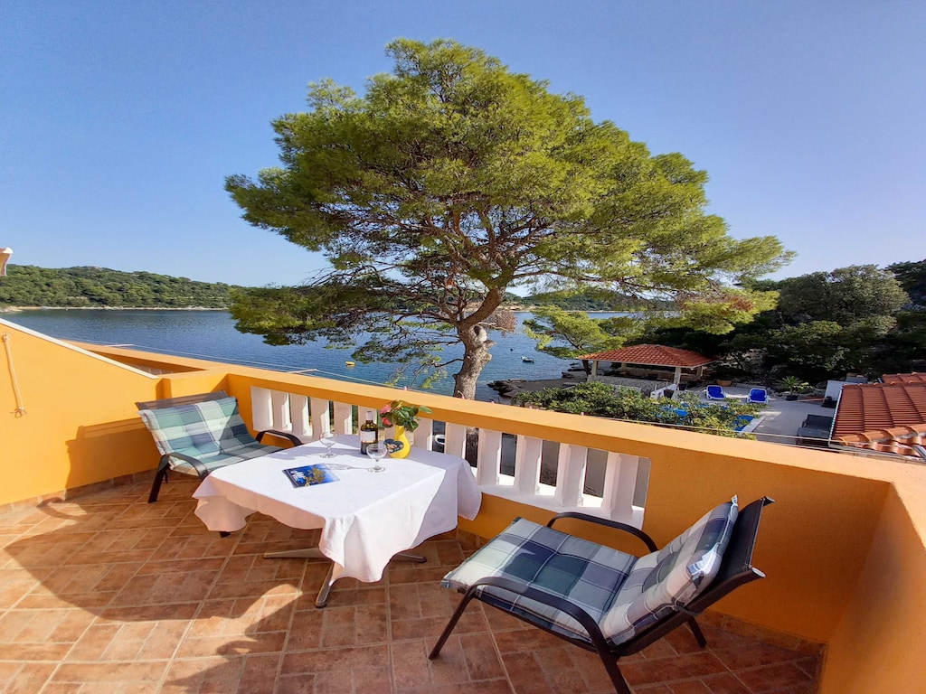 Apartments Vinko Mljet- One-Bedroom Apartment with Terrace (A5)