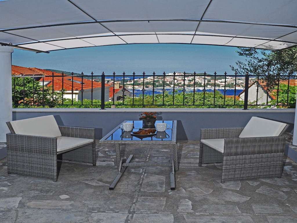 Nika Family Apartments - Deluxe Studio Apartment with Terrace and Sea View (A1)
