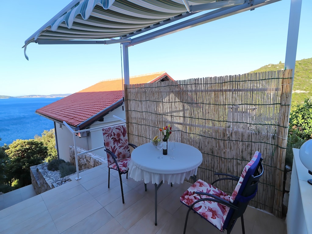 Seaside Apartments Hrkać - Standard One Bedroom Apartment with Terrace and Sea View 2