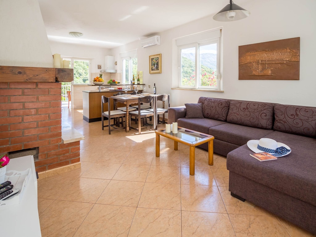 Apartment Karla - Two-Bedroom Apartment with Sea View