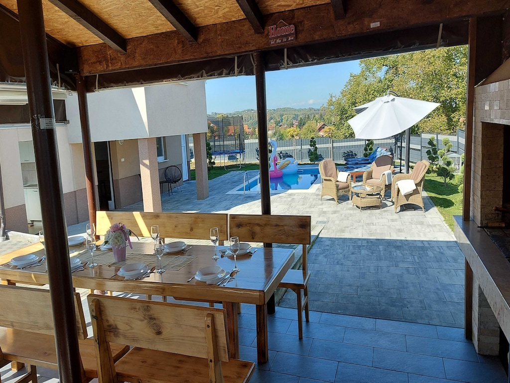Holiday Home Gračec - Three  Bedroom Holiday Home with swimming pool